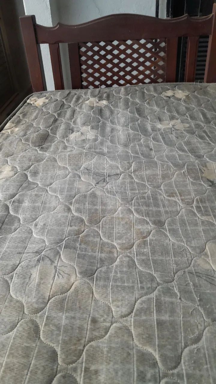 Cama solteiro de madeira.  - Foto 2