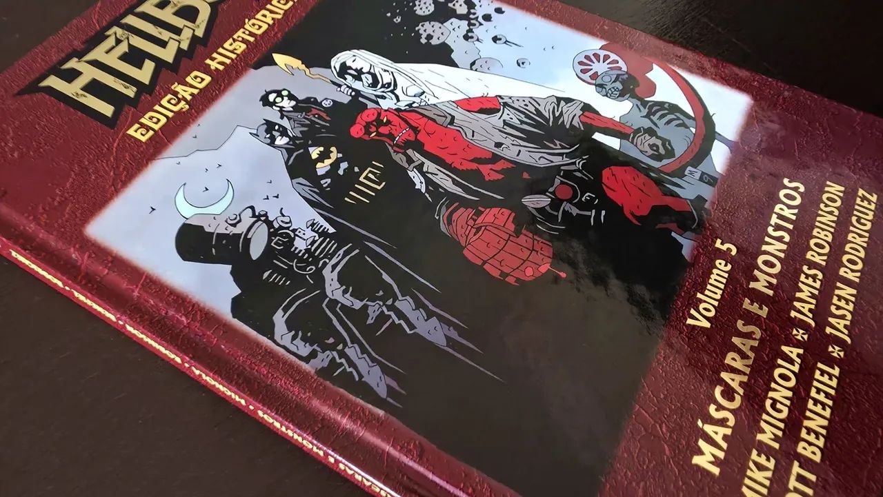 Hellboy - Edição Histórica Vol. 5 - Máscaras e Monstros - HQ Mythos - Foto 2