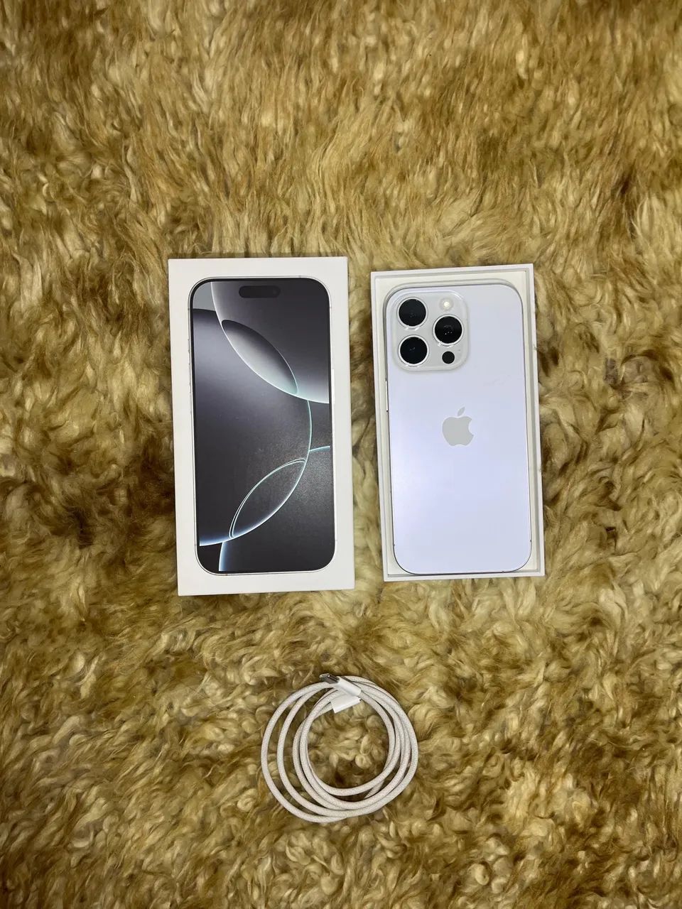 IPhone 16 Pro 256GB, Branco, Caixa e Cabo original, ÚNICO DONO, SEM MARCAS DE USO - Foto 2