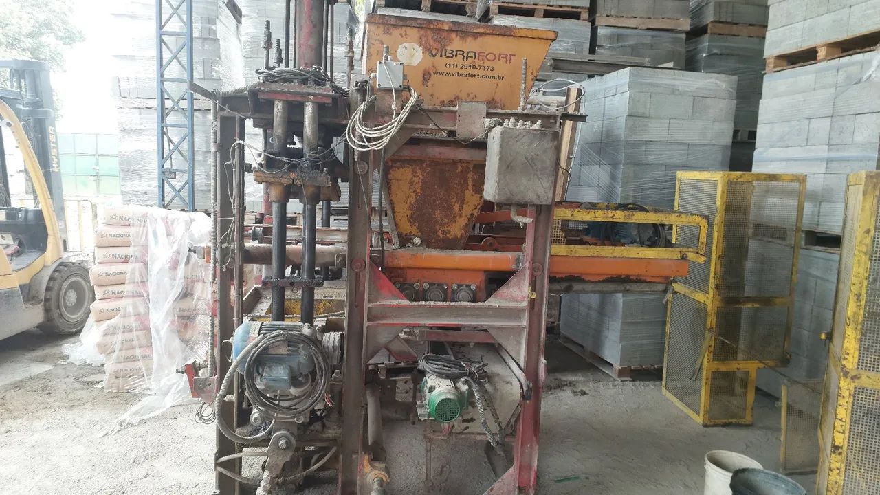Maquina de blocos pneumatica vibrafort 4 blocos de 14