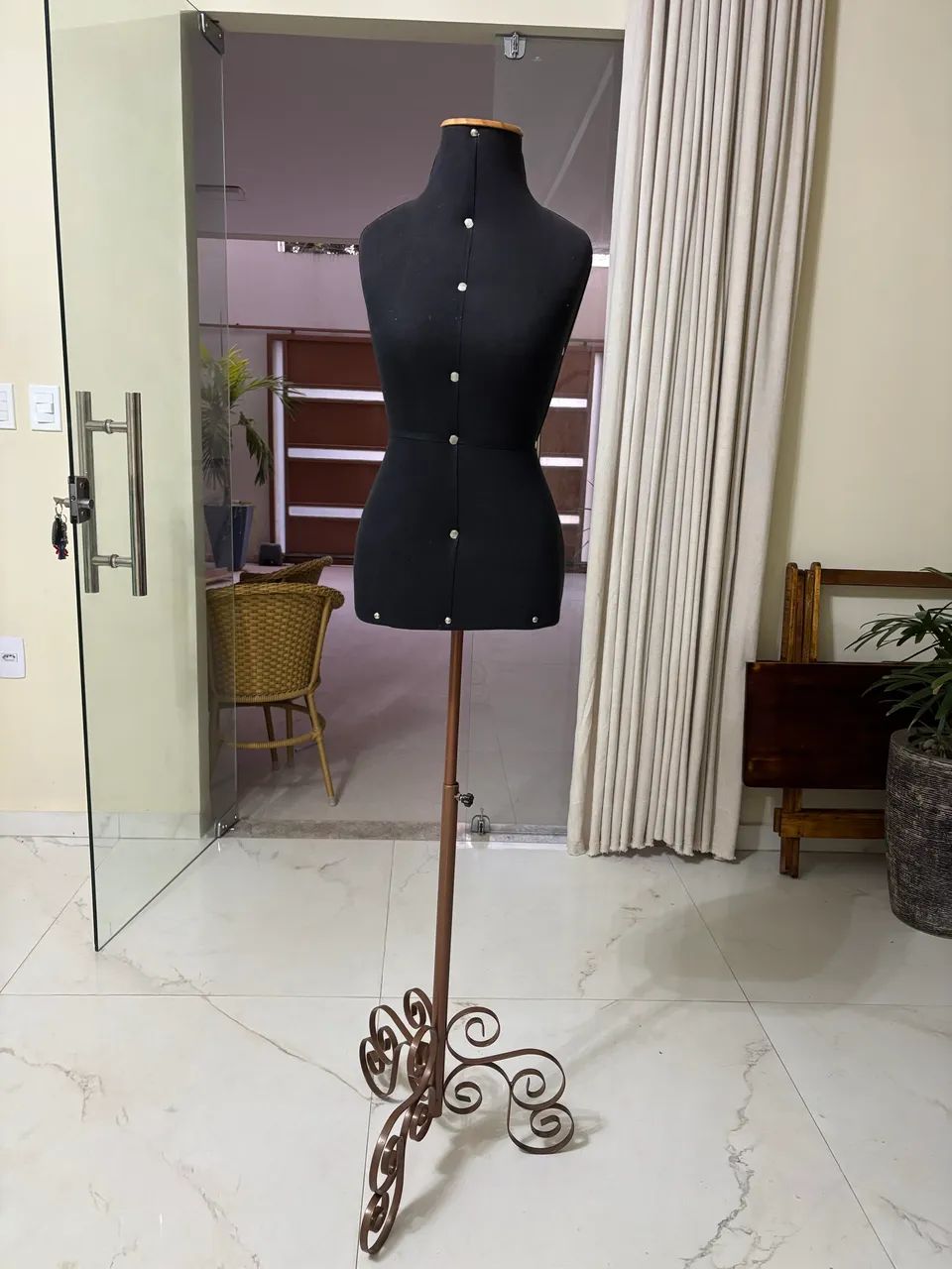 2 manequins