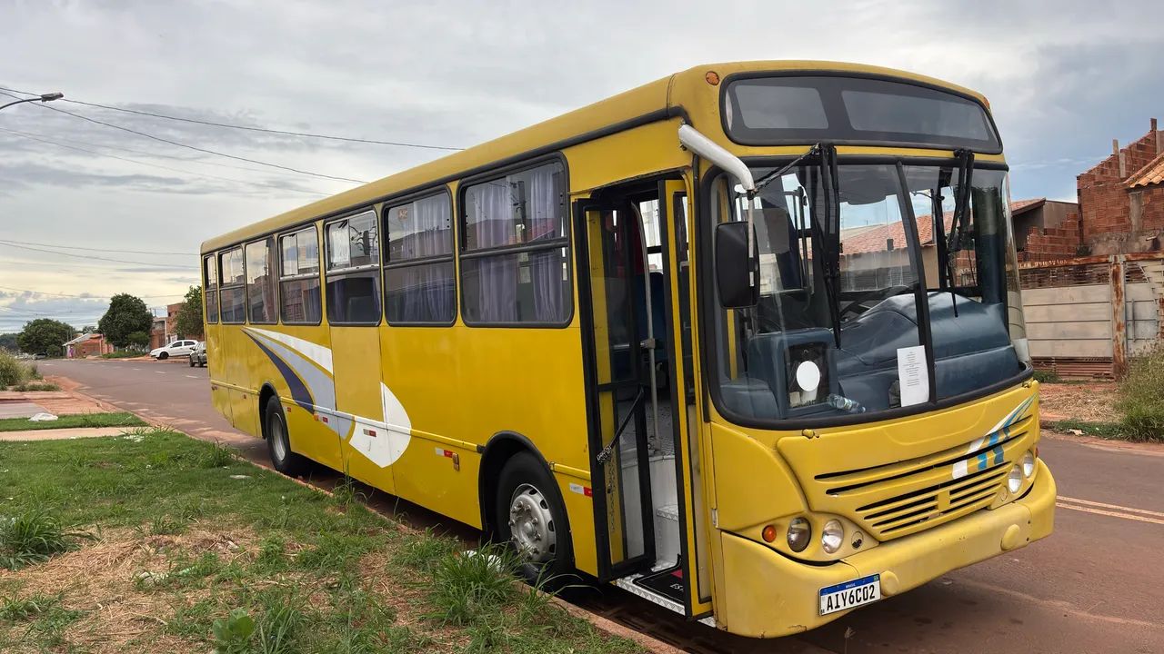 Vendo ônibus 40 passageiros  motor mwm x10 - Foto 9
