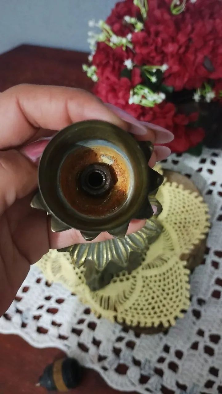 Castiçal Antigo em Bronze Maciço convertido para Abajur  - Foto 2