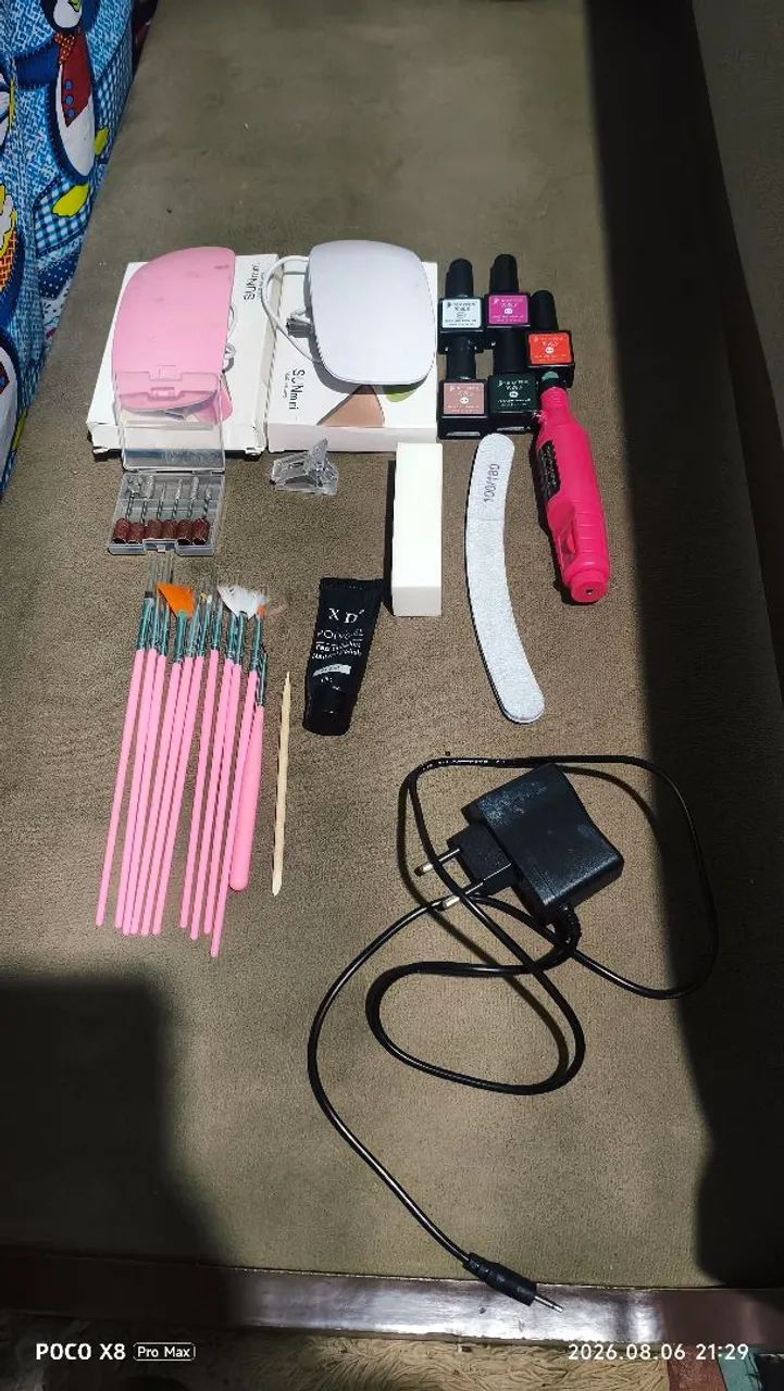 Vende-se kit de unha completo 