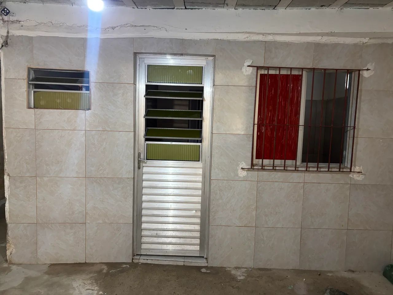 ALUGO KITNET -BAIRRO DOS TORRÕES 