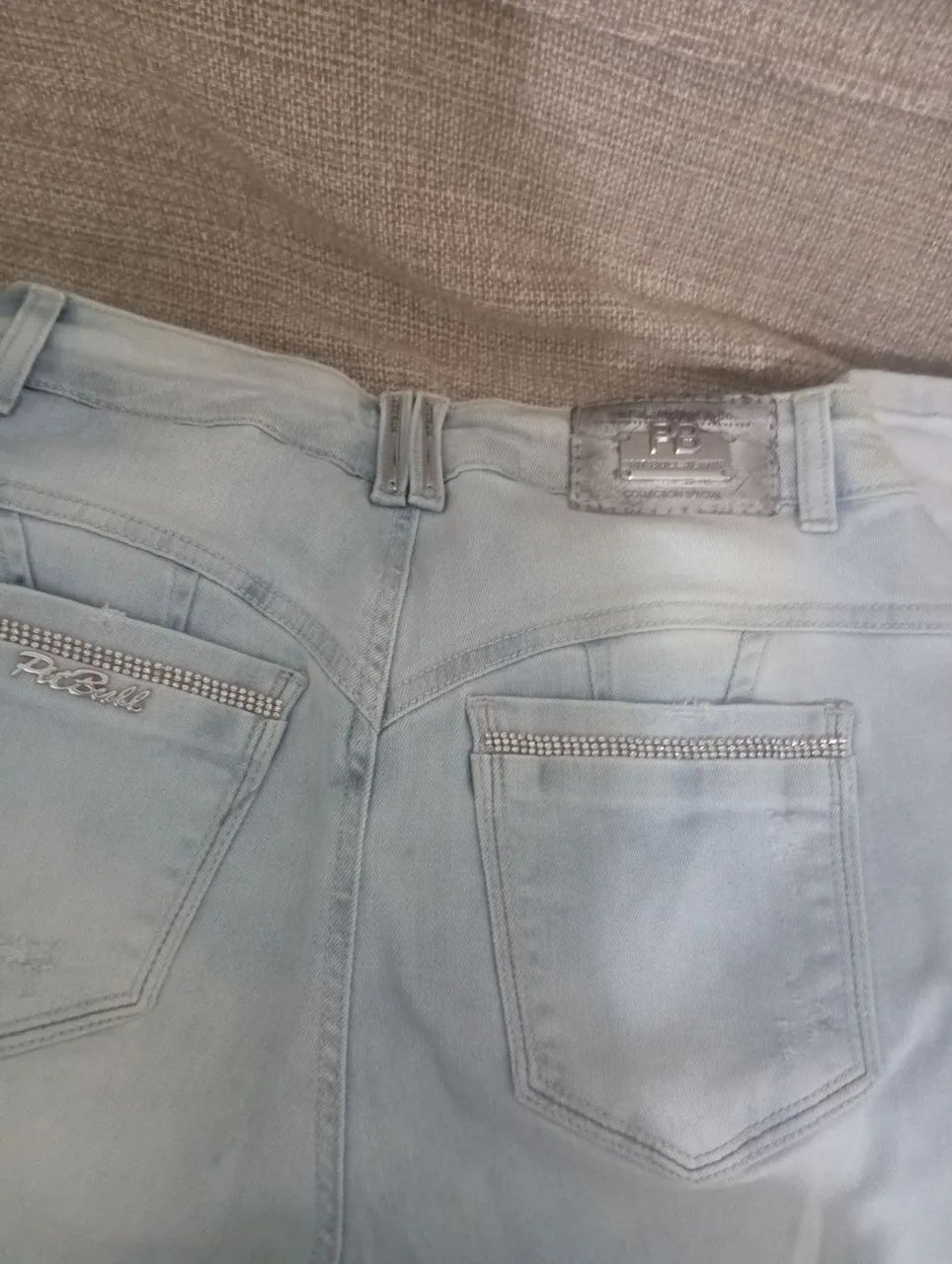 Vendo uma linda calça!