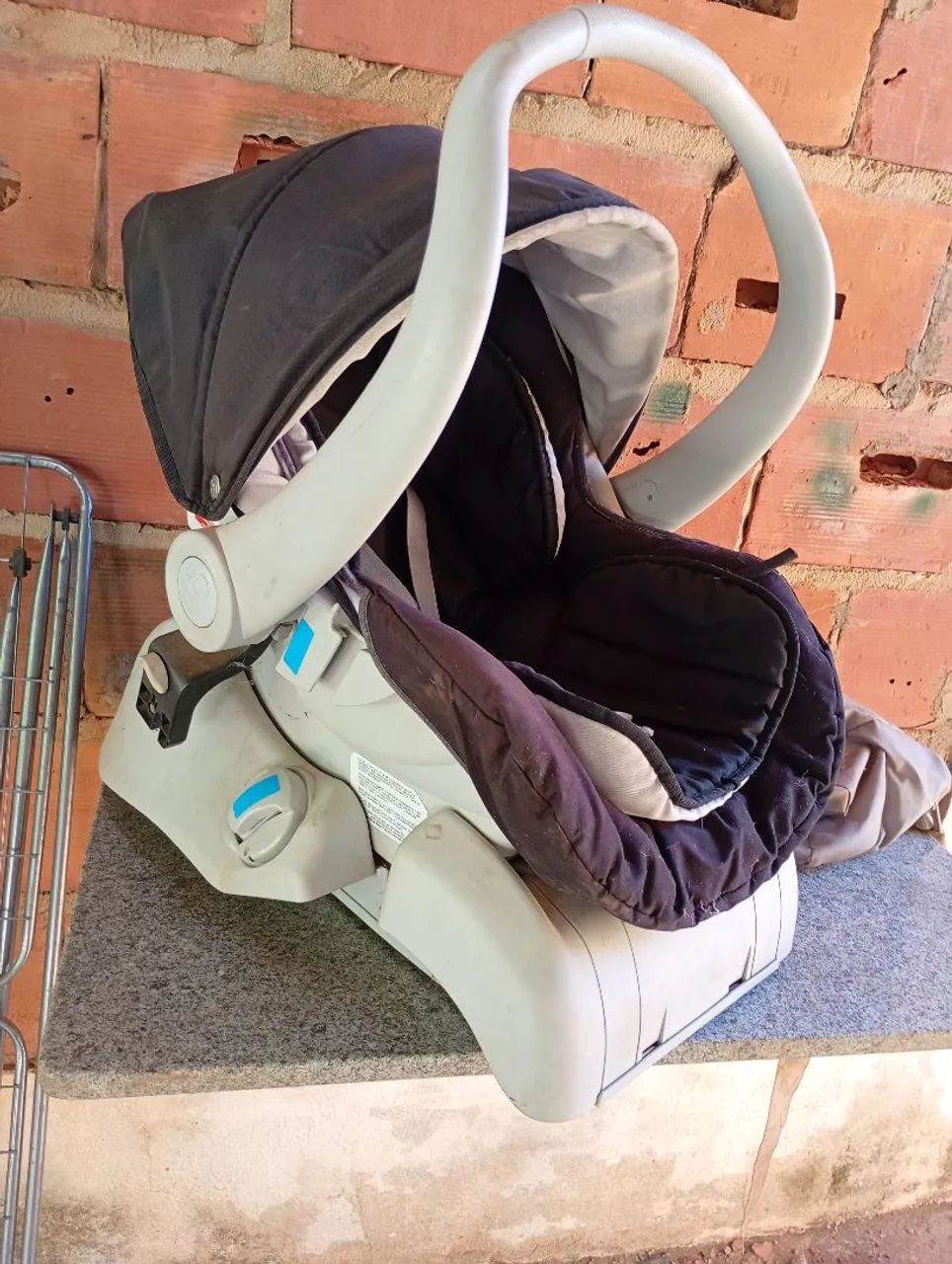 Vende-se Bebê Conforto Com Acoplador para Cadeirinha