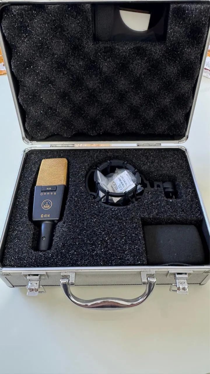 MICROFONE AKG C414 SEMINOVO 