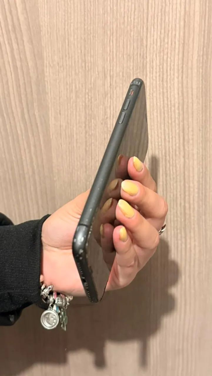 IPHONE 11 BLACK - Foto 4