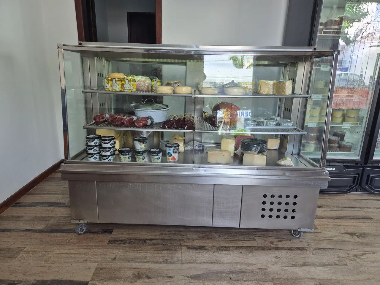 Geladeira / Vitrine refrigerada / Refrigerador Horizontal 
