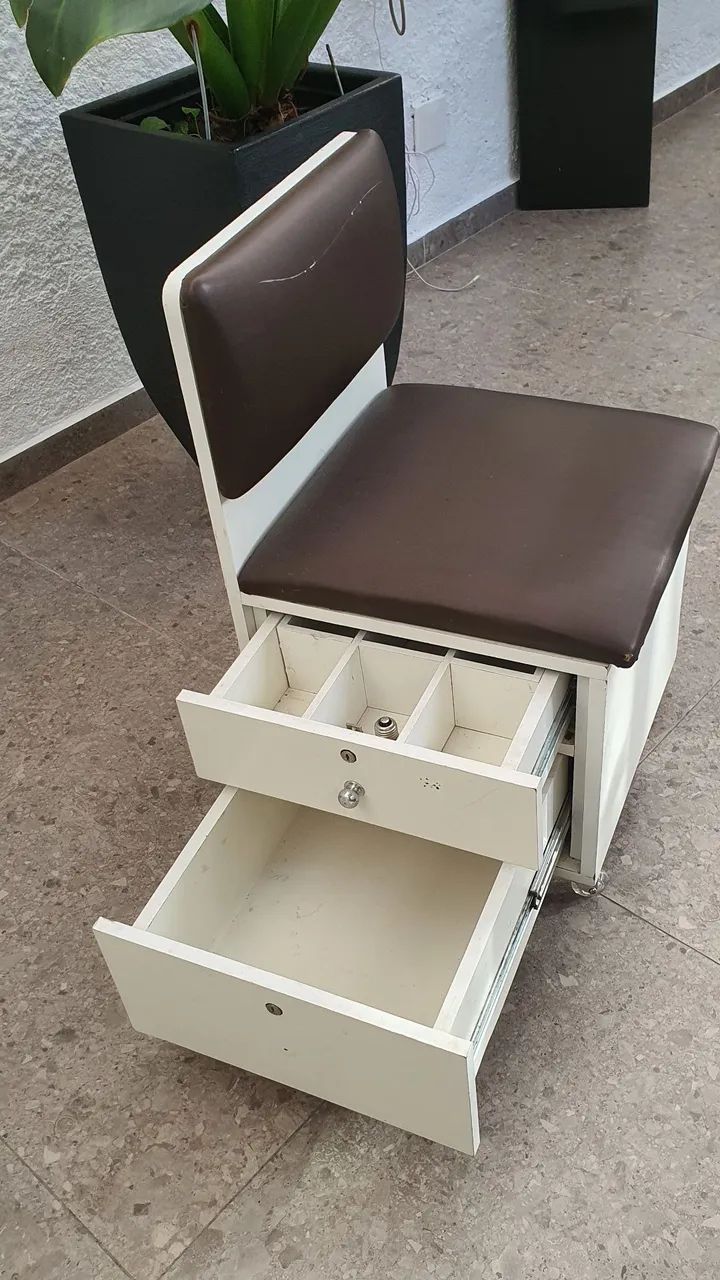 Vendo cadeiras de Manicure  - Foto 2