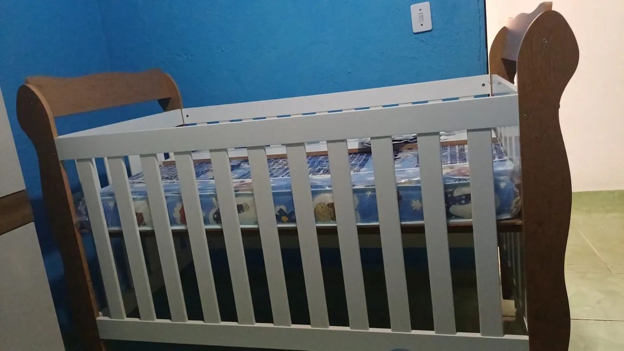 BERÇO CAMA COM COLCHAO , SEM USO.