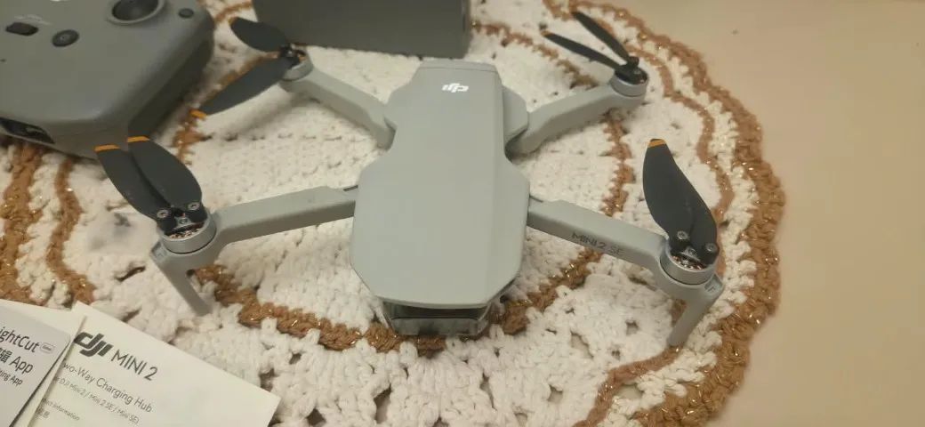 Drone Dji Mini 2 4k Fly More Combo - Foto 2