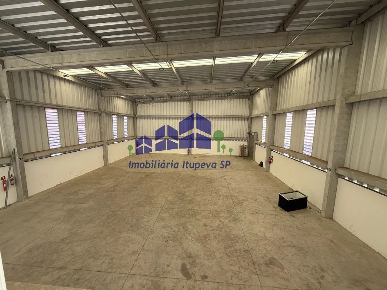 GALPAO INDUSTRIAL em CABREÚVA - SP, CENTRO (JACARÉ) - Foto 2