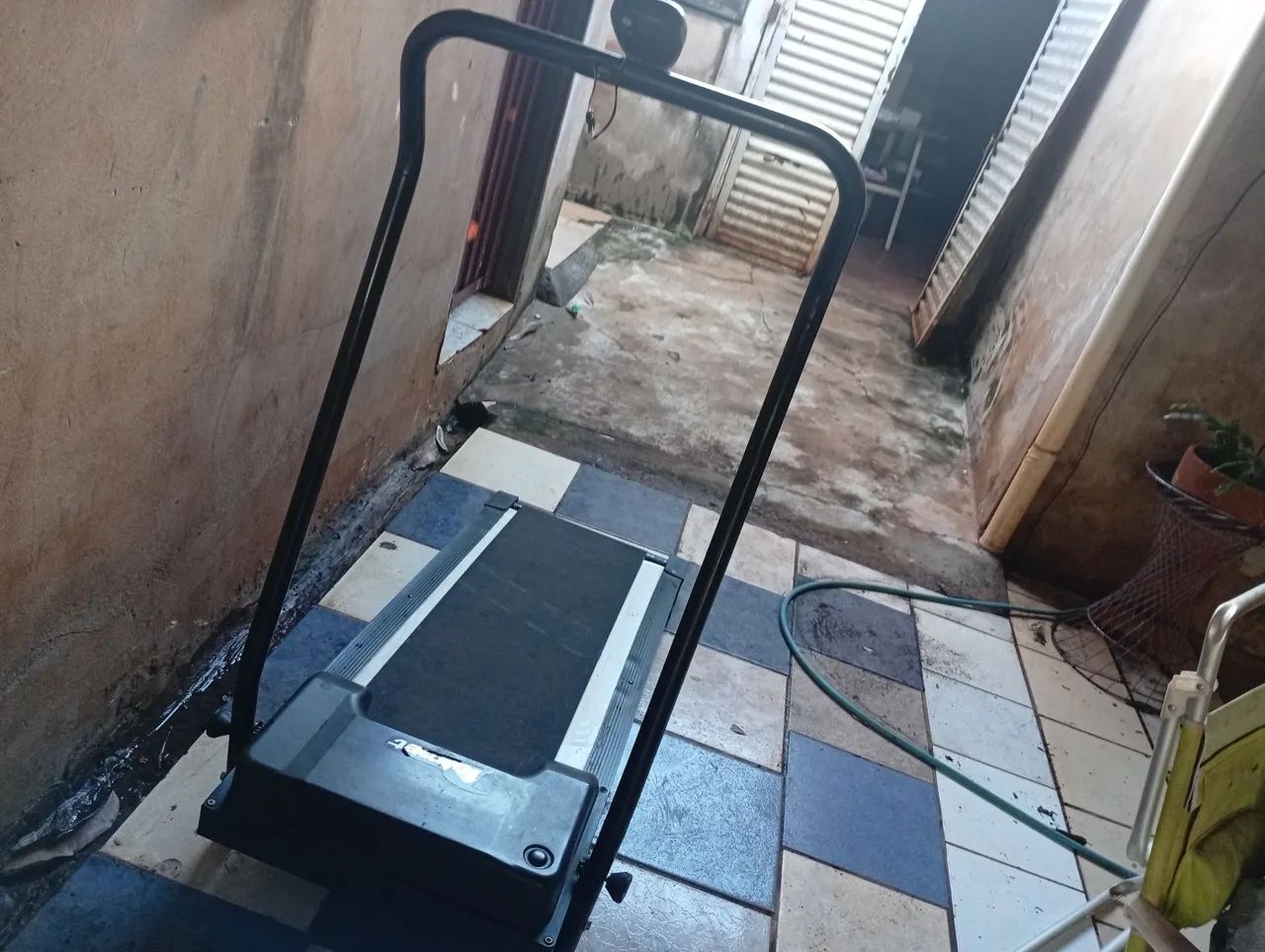 Vendo estreira bem conservada  pra desocupar lugar bom pra exercícios diária  400 pra  ir  - Foto 3