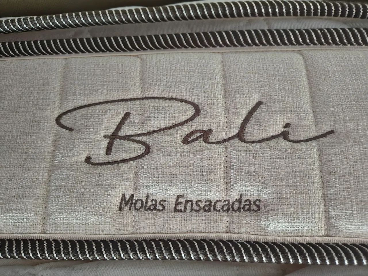 Cama box Queen 
