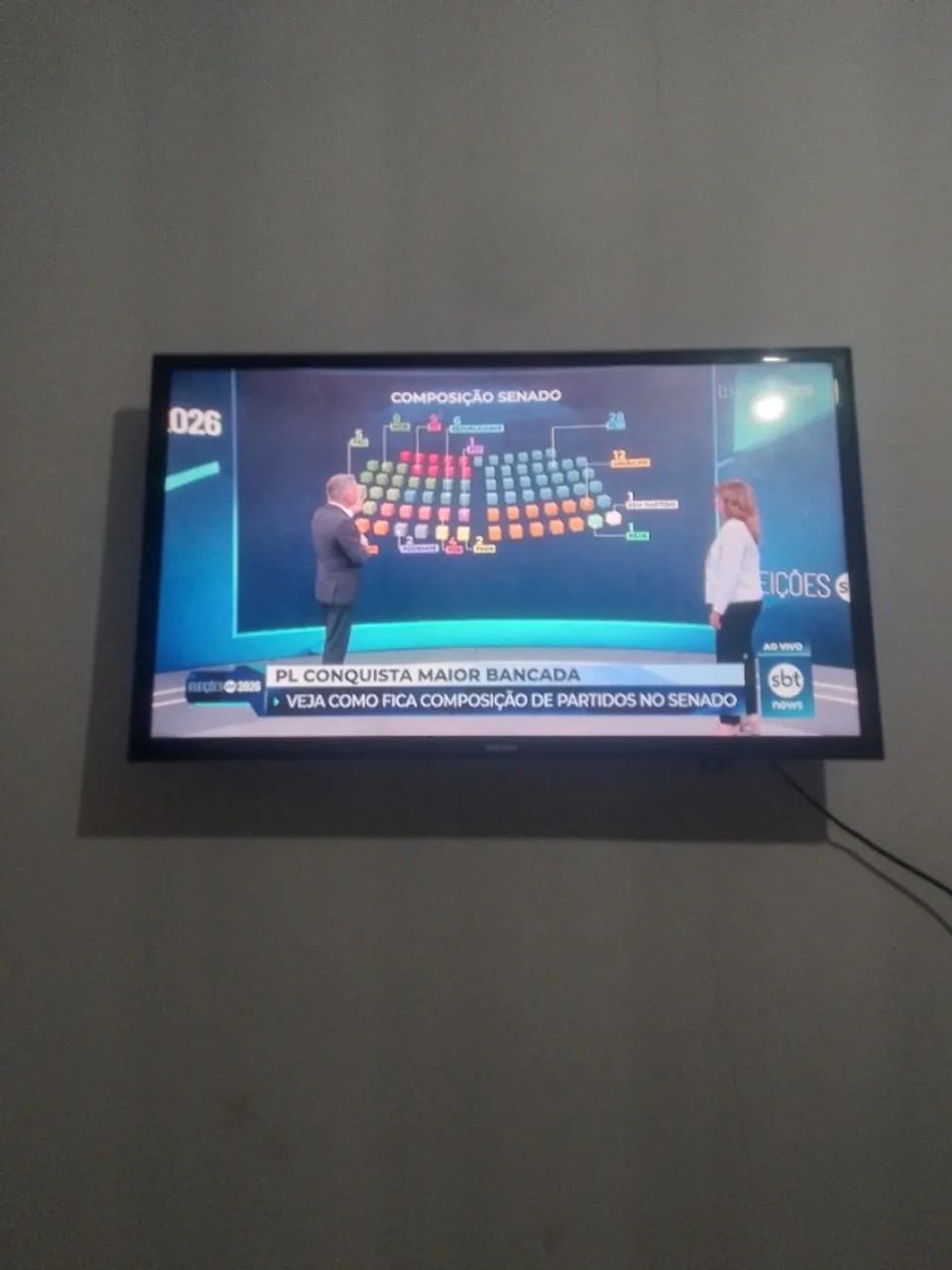 Televisão de 32 polegadas smart 