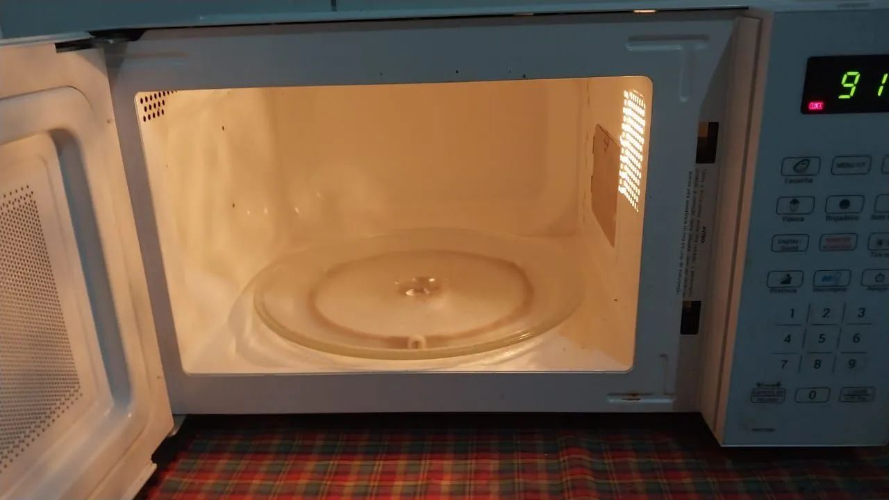 Vendo microondas Philco  semi novo  * - Foto 2