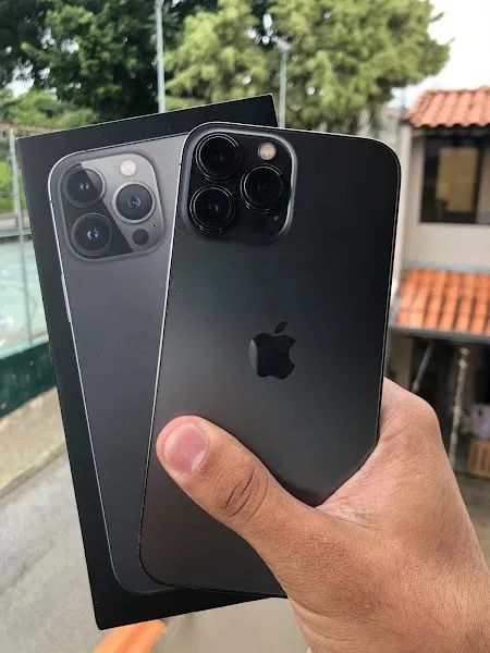 13 pro max, com caixa aparelho todo original! 