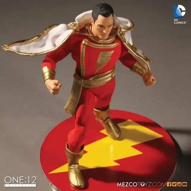 Mezco One:12 Shazam - Hobbies e coleções - Gutierrez, Belo