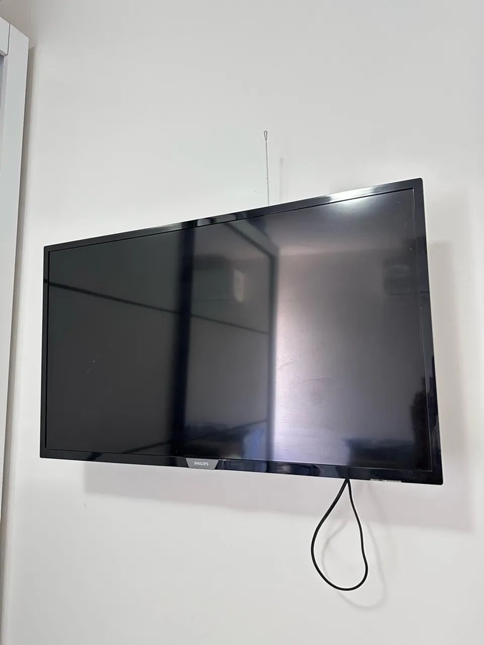 TV Philips 32 polegadas (alguns LEDs com defeito, porém funcionando normalmente) 