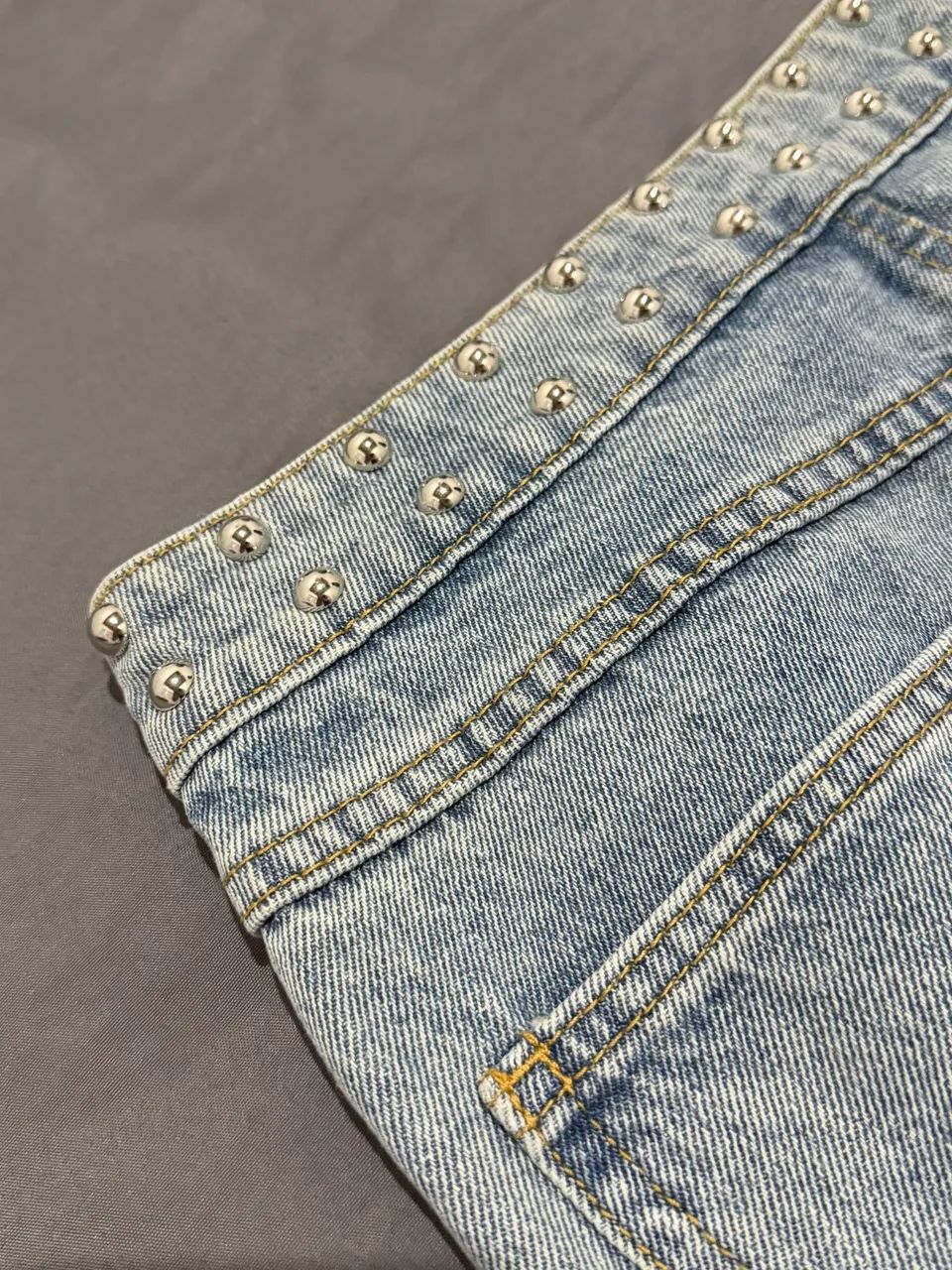 Mini Saia Jeans com Studs - Foto 2