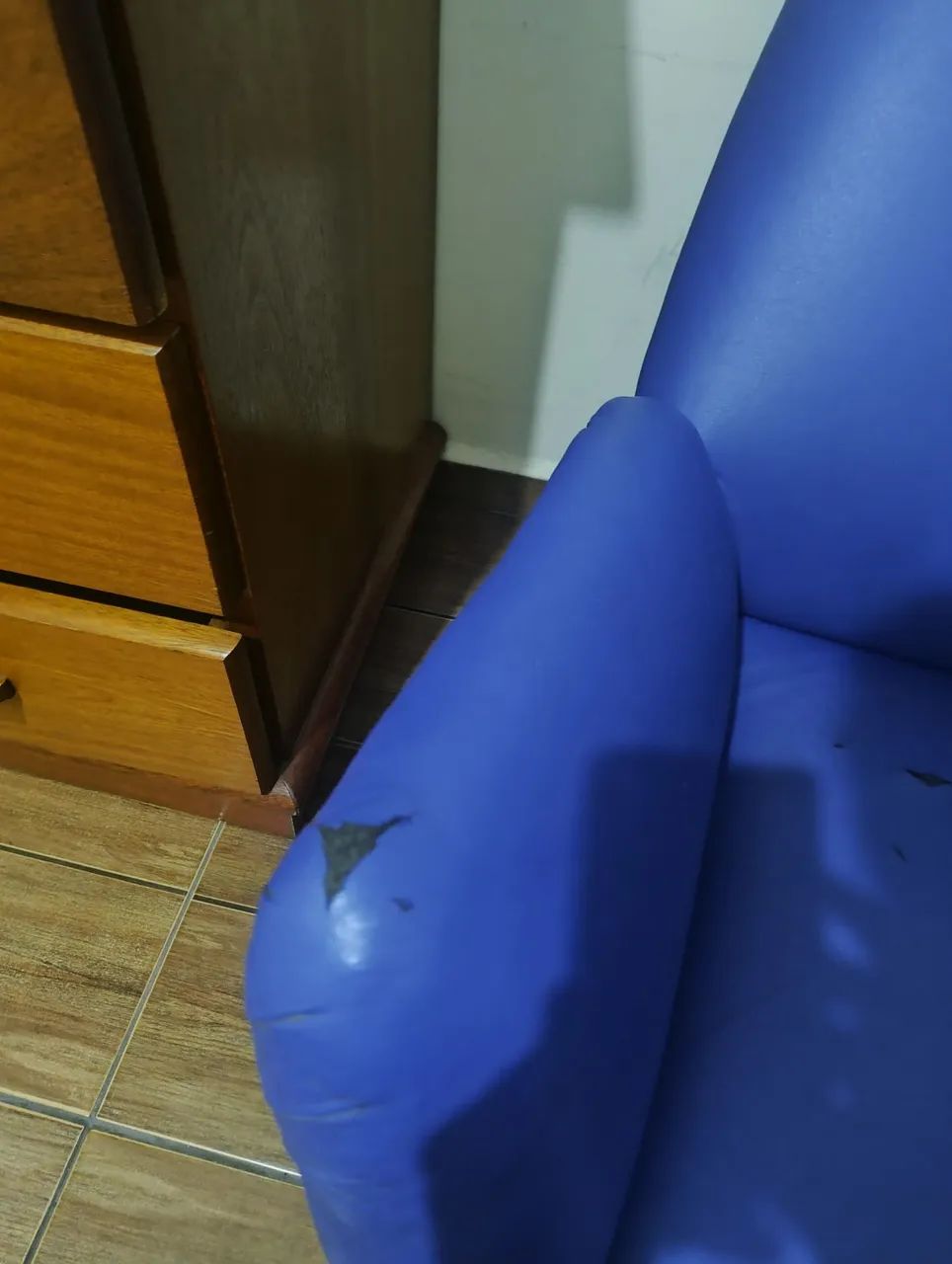 Voltrona antiga confortável e estilosa - Foto 2