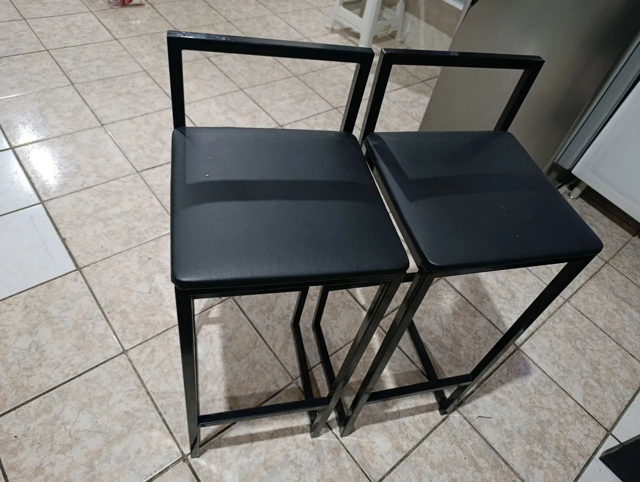 conjunto com duas banquetas /bancos - Foto 3
