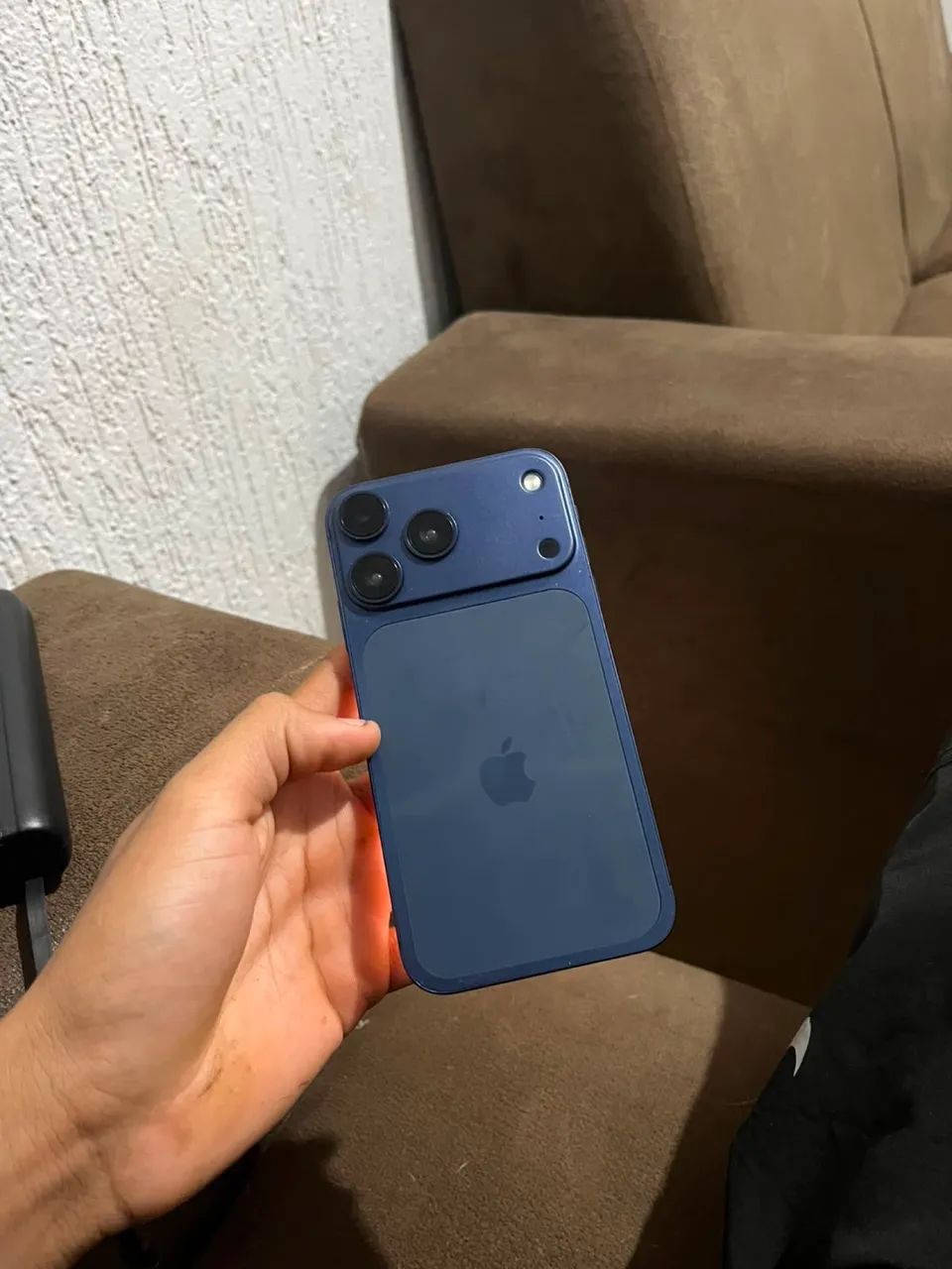 iPhone 11 na carcaça do 17 pro - Foto 4