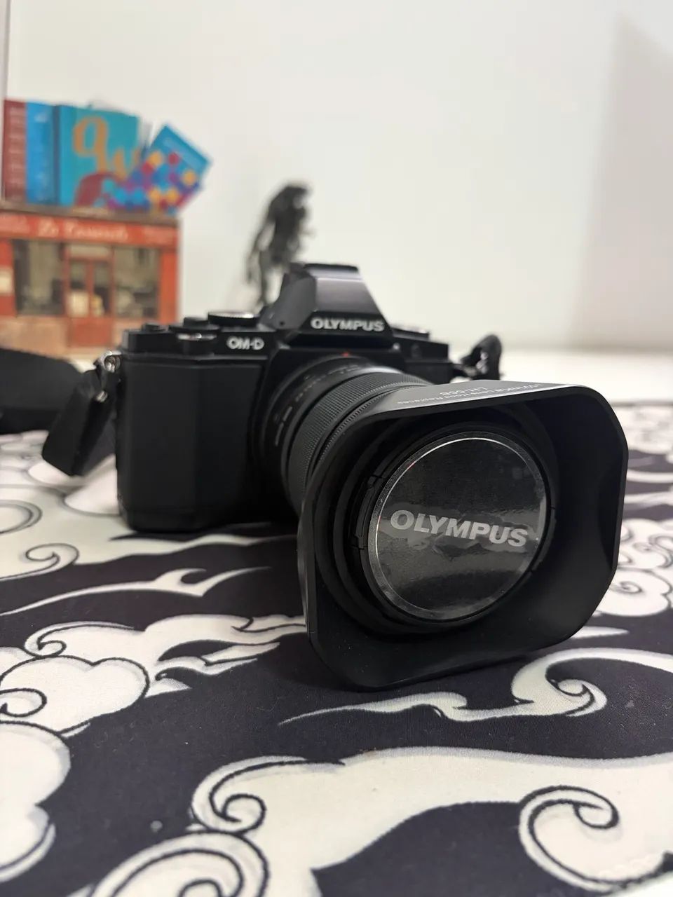 Olympus OM-D E-M5 + lente + case 