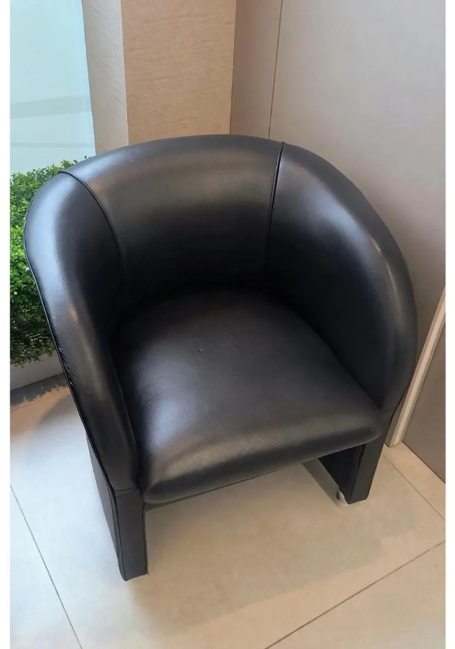Kit 4 poltronas Preta R$ 1.200,00