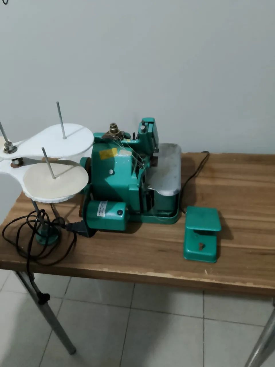 Máquina de costura Overlock