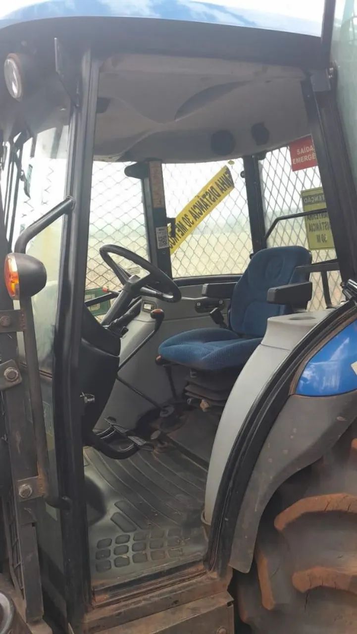 TRATOR DE PNEUS NEW HOLLAND  TL5.80 ANO 2024  - Foto 4
