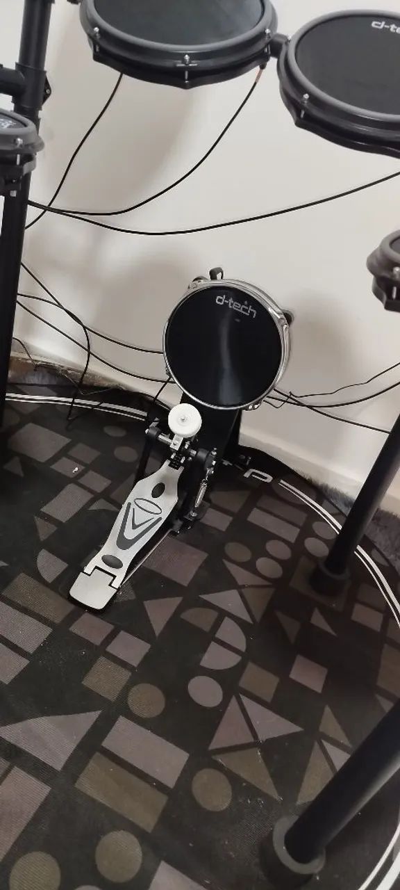 Bateria Eletrônica D-Tech Semi-Nova Preta Funcionando perfeitamente - Foto 5