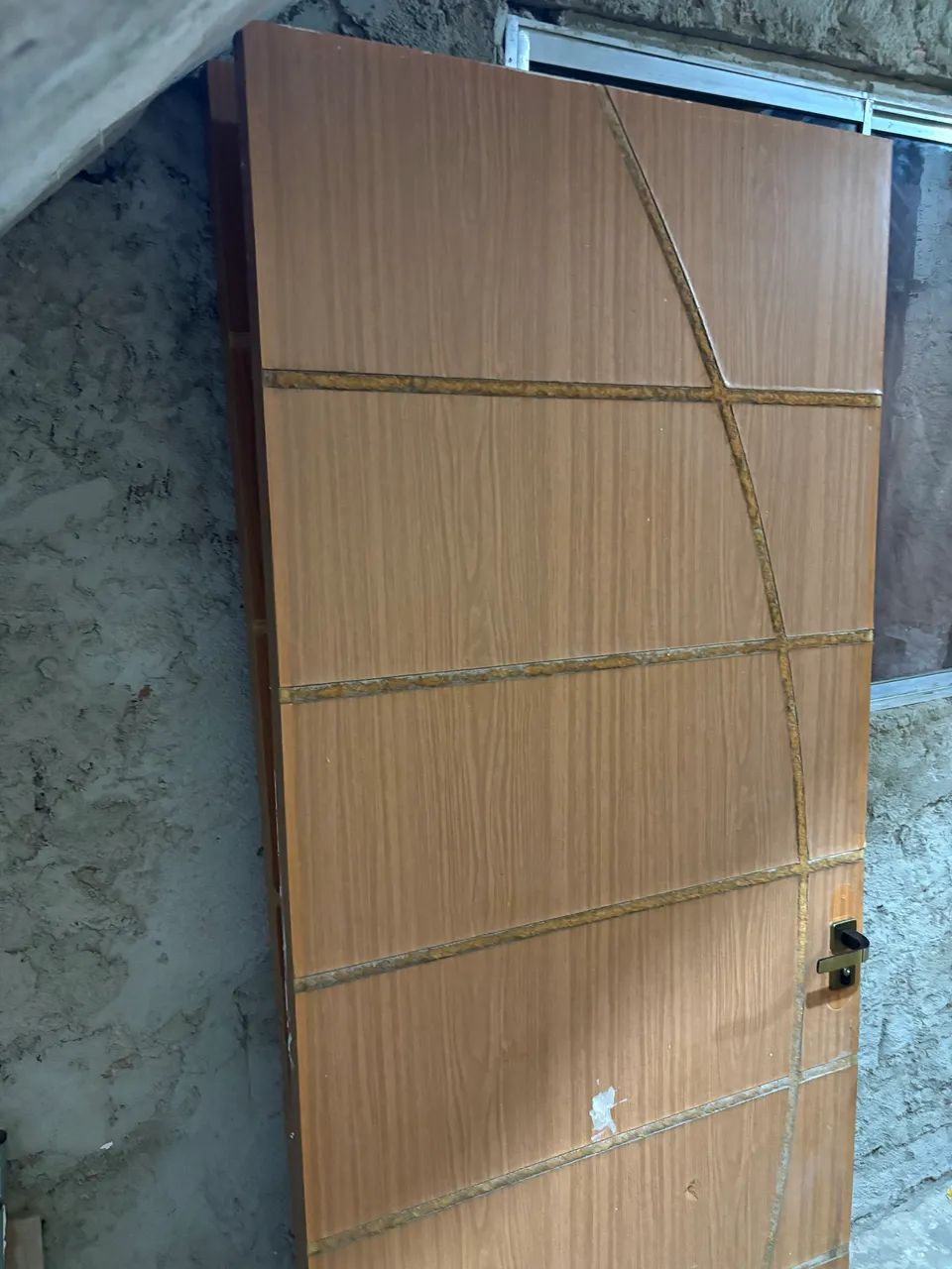 Vendo duas portas de madeira 2,01x0,80 e 2,10 x0,70 - Foto 4