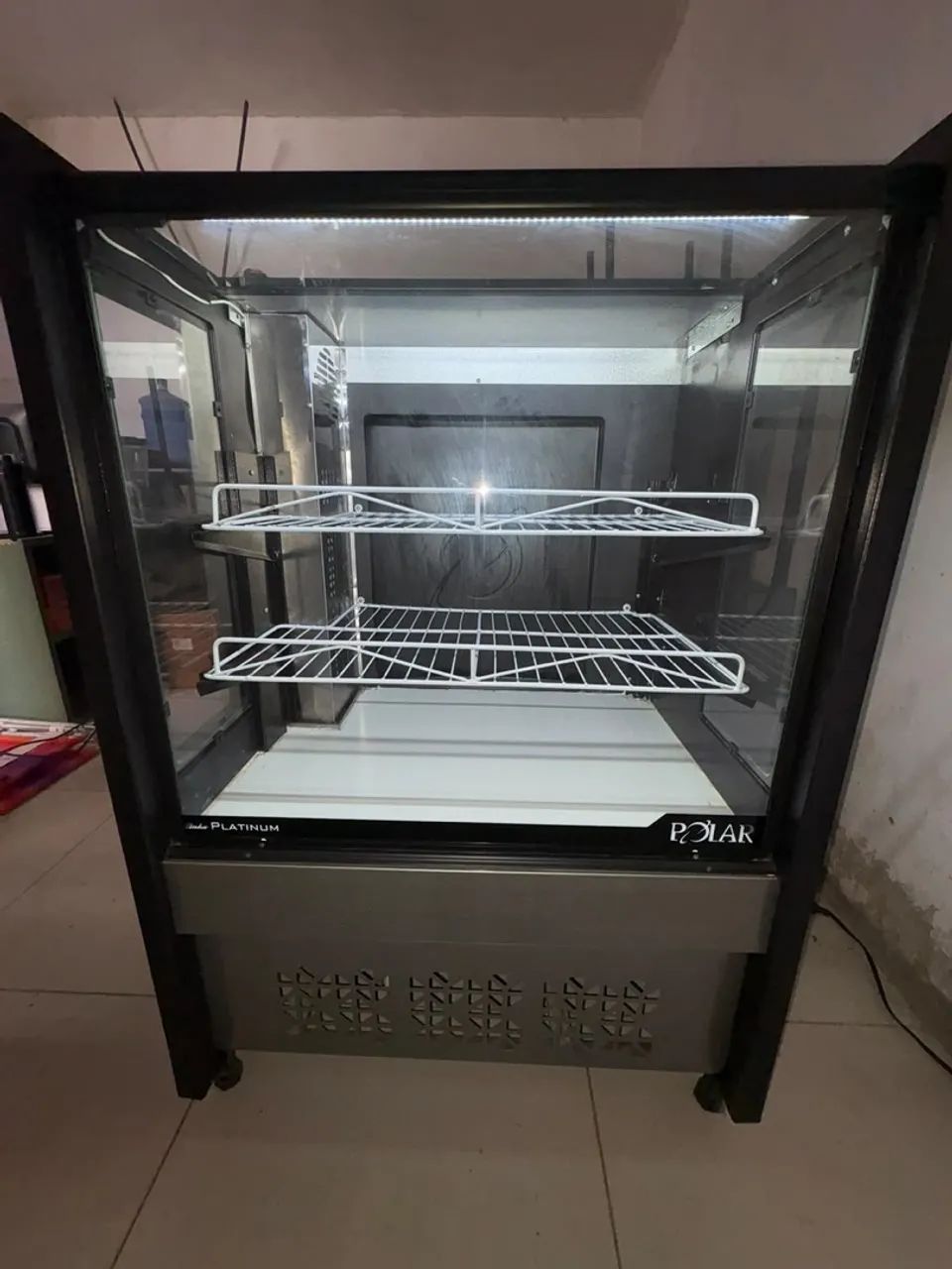 Vitrine refrigerada para confeitaria - Foto 2
