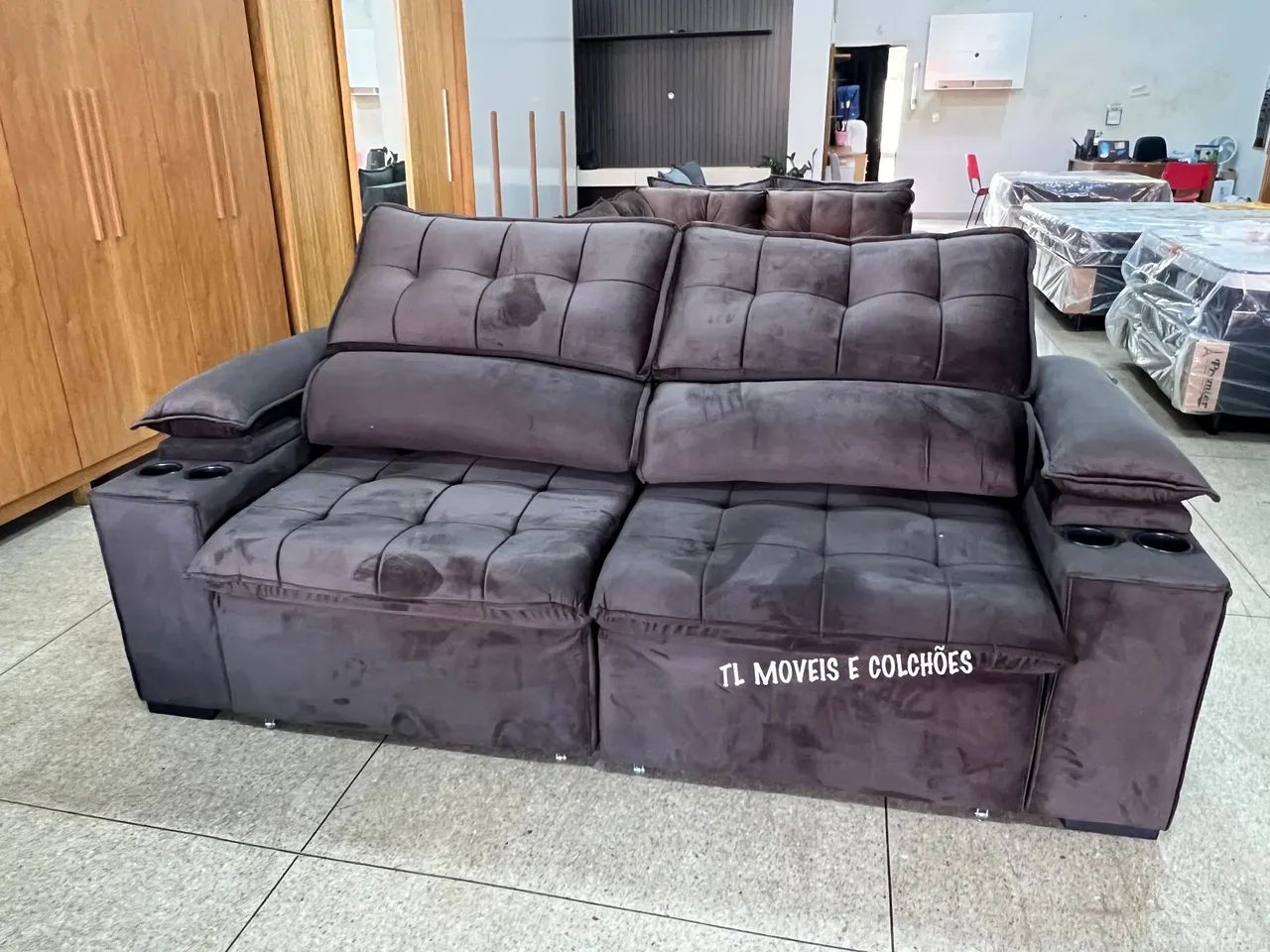 Sofá Retrátil e Reclinável 