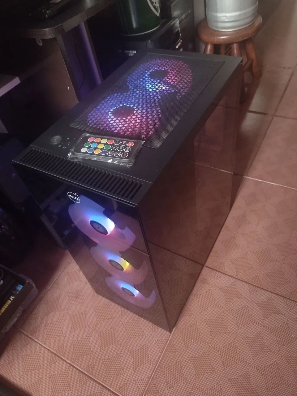 Gabinete Gamer com Controlador de cooler e fonte 500w  - Foto 2