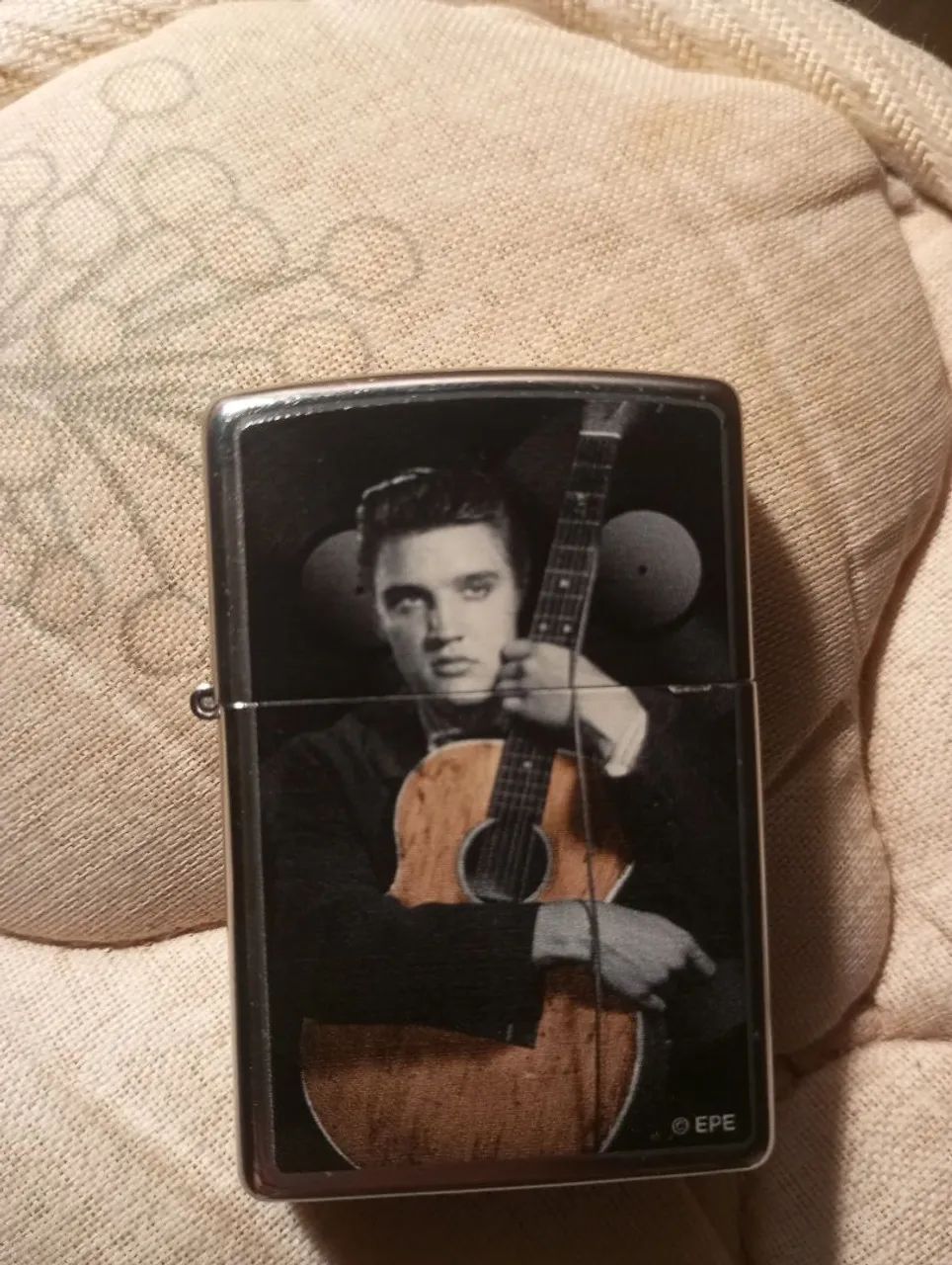 Isqueiro colecionável Zippo Elvis Guitar original