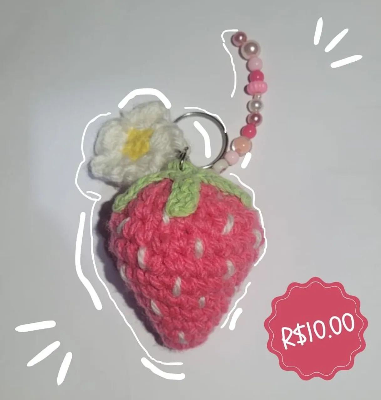 Chaveiro Amigurumi de moranguinho com miçangas