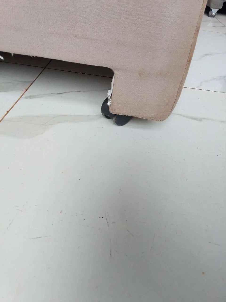 Vende-se um sofá retrátil de 2 lugares  - Foto 4