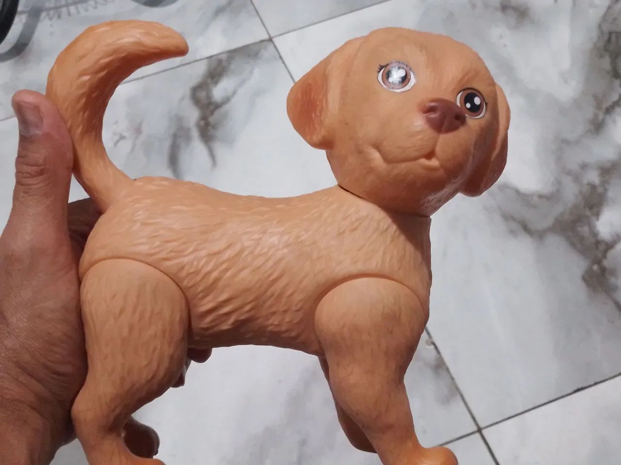 Cachorro da cotiplas de brinquedo. 