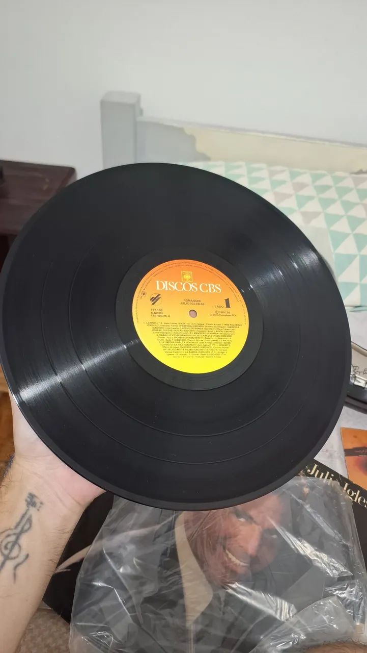 LP - Julio Iglesias - Romances  - Foto 3