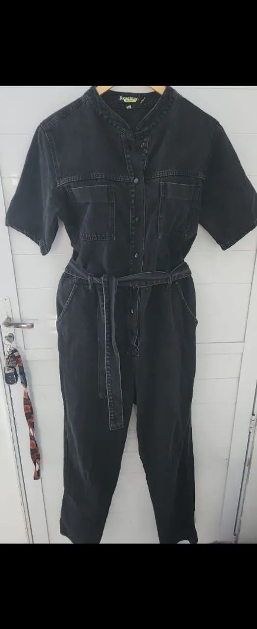 Lindo macacão jeans da marca Reserva 