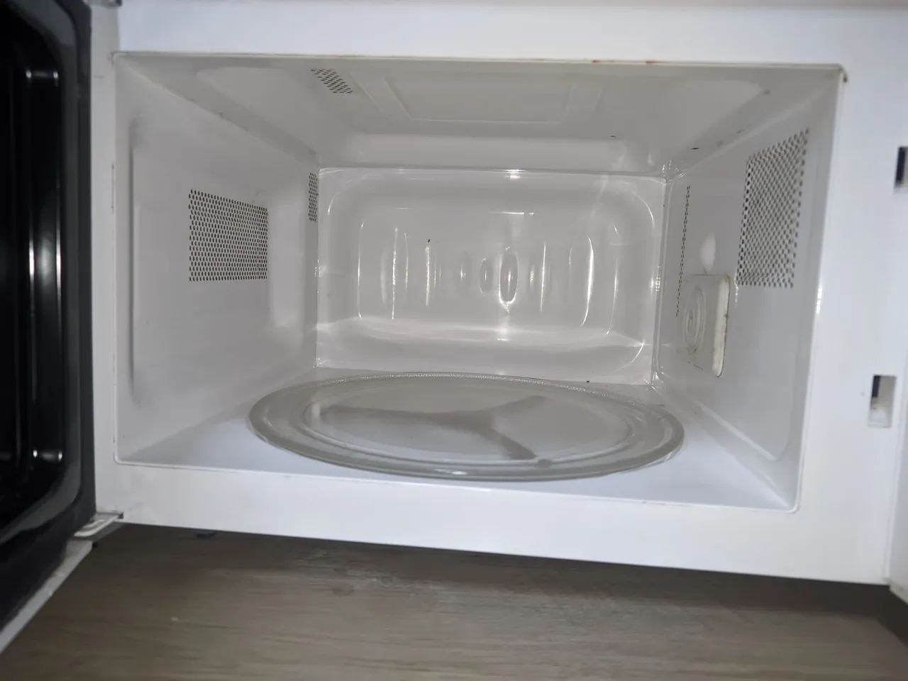 Microondas LG 30L funcionando perfeitamente. - Foto 3