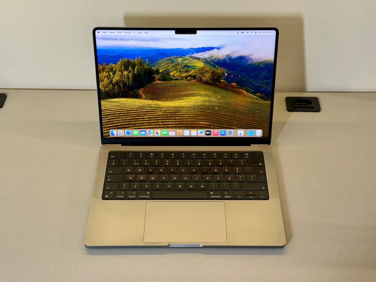 MACBOOK PRO 14 POLEGADAS M2 MAX 32GB 1TB SSD - USADO - Notebooks
