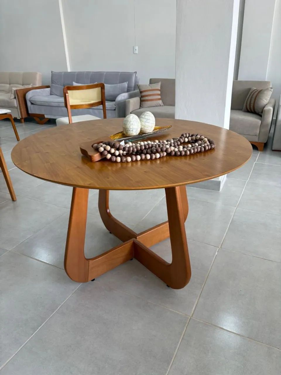 Mesa de jantar redonda com 4 cadeiras  - Foto 3