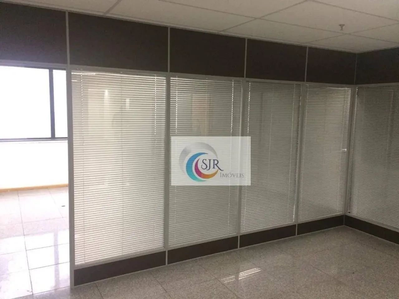 Conjunto comercial de 233 m² com 4 vagas - Foto 2