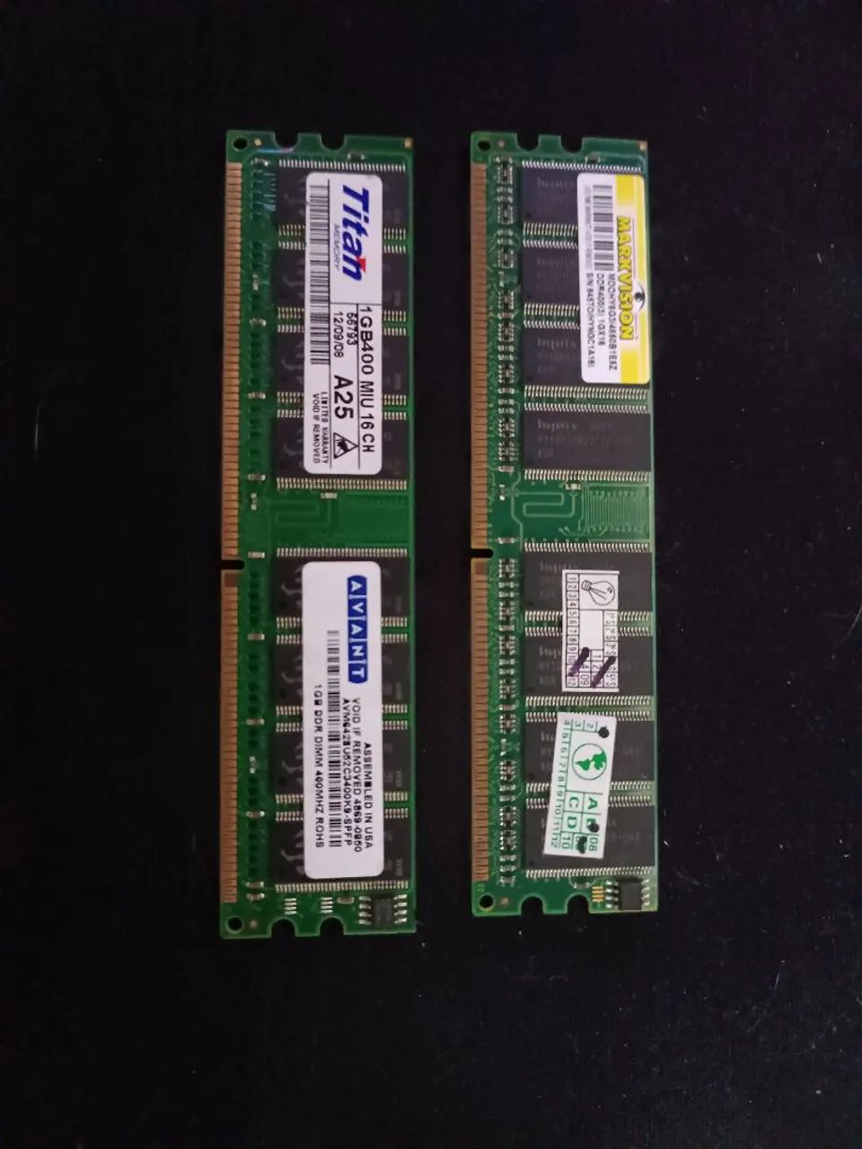 Pente Memória RAM 1gb DDR 400MHZ