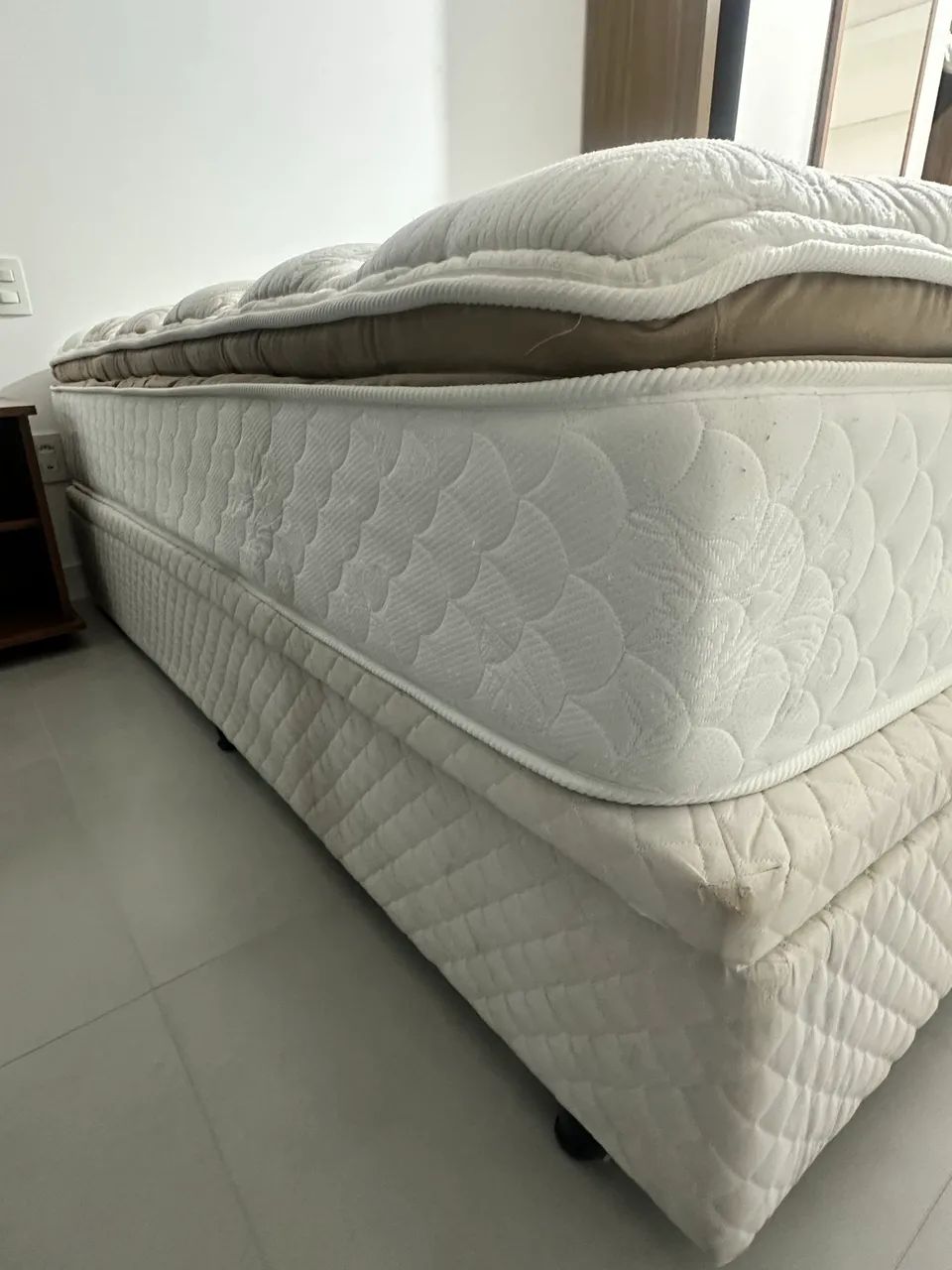 Cama Queen Size com Baú  - Foto 3